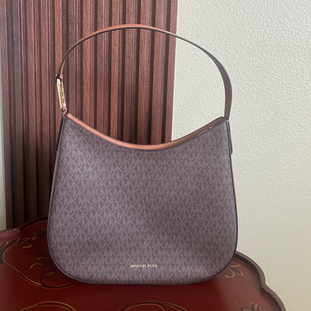 Michael Kors Kensington Large Hobo Bag – Brown/Acorn